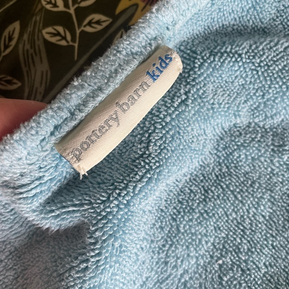 Pottery Barn Kids Soft Blue Towel - Picture 4 of 7